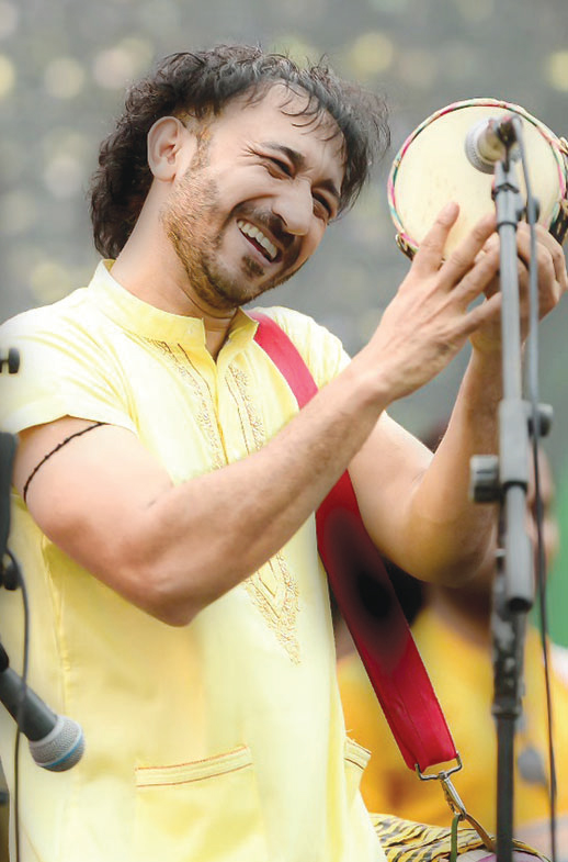 মিঠুন চক্রের নতুন গান ‘নিমন্ত্রণ’ মিঠুন চক্রের নতুন গান ‘নিমন্ত্রণ’