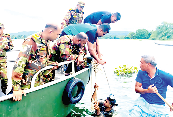 কাপ্তাই হ্রদে সেনাবাহিনীর সফল উদ্ধার অভিযান