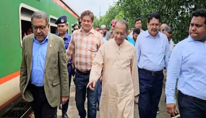 ঈশ্বরদীর ঢালারচর রেল রুট পরিদর্শনে সরকারের ২ সচিব ঈশ্বরদীর ঢালারচর রেল রুট পরিদর্শনে সরকারের ২ সচিব