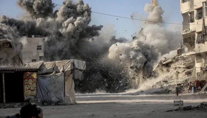 ট্রাম্পের আহ্বান উপেক্ষা করে গাজায় ইসরায়েলের হামলা, নিহত ২০ ট্রাম্পের আহ্বান উপেক্ষা করে গাজায় ইসরায়েলের হামলা, নিহত ২০