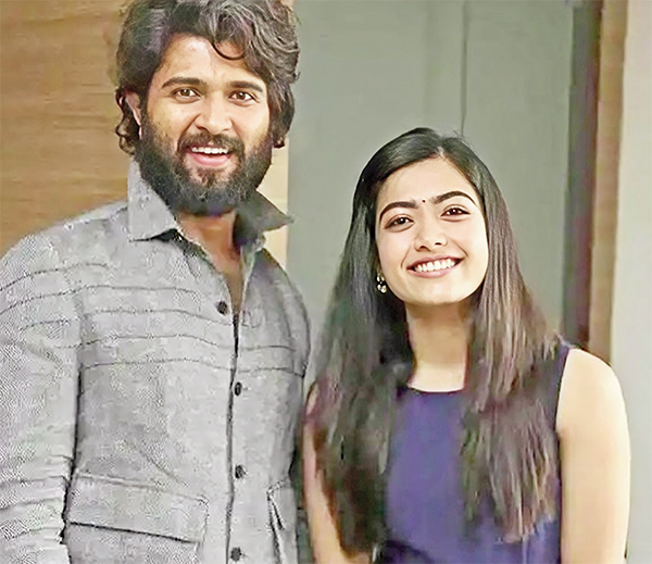 বাগদান সারলেন বিজয়-রাশমিকা বাগদান সারলেন বিজয়-রাশমিকা