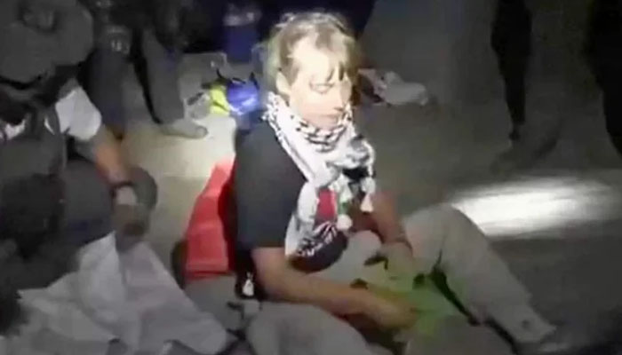 ইসরায়েলি পতাকায় চুমু দিতে বাধ্য করা হয় গ্রেটাকে: তুর্কি মানবাধিকার কর্মী ইসরায়েলি পতাকায় চুমু দিতে বাধ্য করা হয় গ্রেটাকে: তুর্কি মানবাধিকার কর্মী