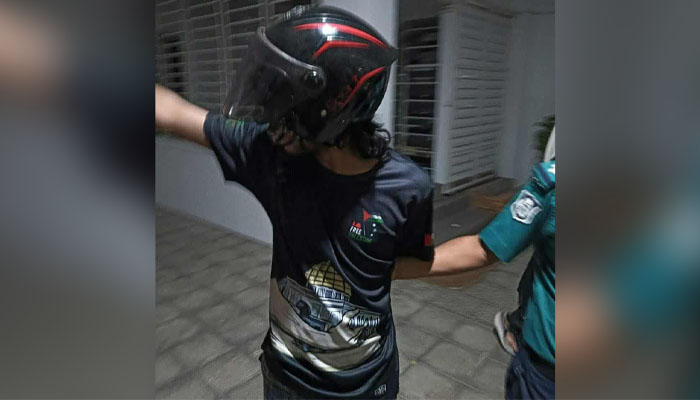 কোরআন অবমাননার অভিযোগে নর্থ সাউথের শিক্ষার্থী আদালতে কোরআন অবমাননার অভিযোগে নর্থ সাউথের শিক্ষার্থী আদালতে