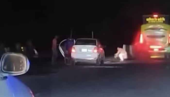 মহাসড়কে গাড়িতে ডাকাতির ঘটনায় পুলিশের মামলা মহাসড়কে গাড়িতে ডাকাতির ঘটনায় পুলিশের মামলা