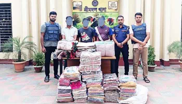 মৌলভীবাজারে ২ লক্ষাধিক টাকার ভারতীয় শাড়ি উদ্ধার, আটক ৩ মৌলভীবাজারে ২ লক্ষাধিক টাকার ভারতীয় শাড়ি উদ্ধার, আটক ৩