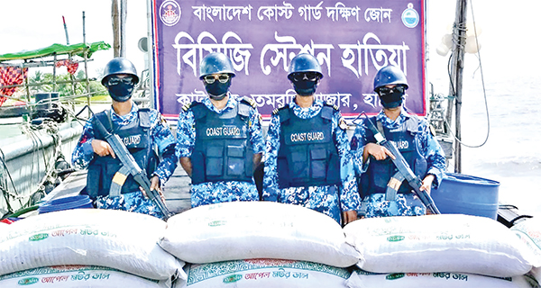 মিয়ানমারে পাচারকালে বিপুল পরিমাণ মটর ডাল জব্দ করেছে কোস্ট গার্ড