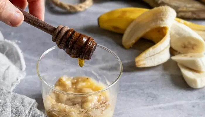 চুল ঝলমলে করতে কার্যকরী ফল কলা চুল ঝলমলে করতে কার্যকরী ফল কলা