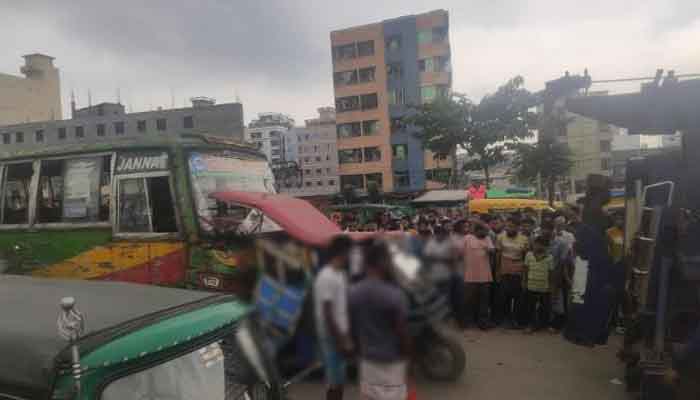 নারায়ণগঞ্জে বাসের ধাক্কায় পথচারীর মৃত্যু, আহত ২ নারায়ণগঞ্জে বাসের ধাক্কায় পথচারীর মৃত্যু, আহত ২