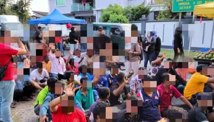 মালয়েশিয়ায় ২৪ বাংলাদেশি আটক