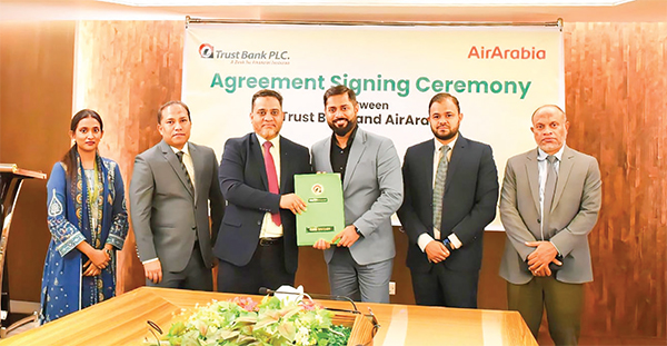 ট্রাস্ট ব্যাংক ও এয়ার অ্যারাবিয়ার মধ্যে চুক্তি স্বাক্ষর