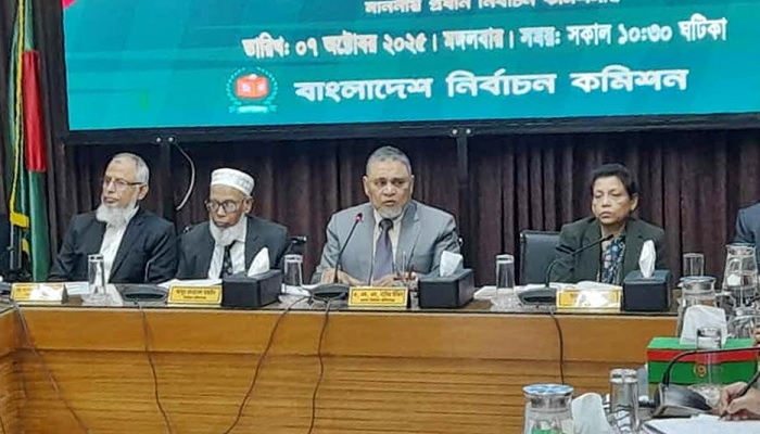 নিত্য নতুন চ্যালেঞ্জ মোকাবেলা করতে হচ্ছে: সিইসি নিত্য নতুন চ্যালেঞ্জ মোকাবেলা করতে হচ্ছে: সিইসি