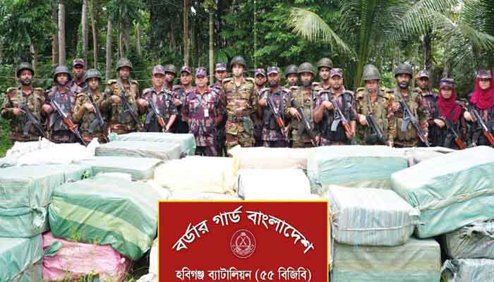 যৌথ অভিযানে কোটি টাকার ভারতীয় কসমেটিকস জব্দ যৌথ অভিযানে কোটি টাকার ভারতীয় কসমেটিকস জব্দ