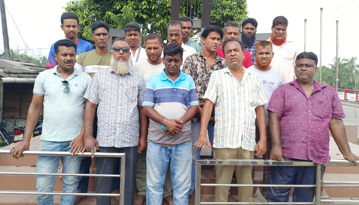 দেবহাটায় বিএনপির নবনির্বাচিত সভাপতির মটর শোভাযাত্রা দেবহাটায় বিএনপির নবনির্বাচিত সভাপতির মটর শোভাযাত্রা