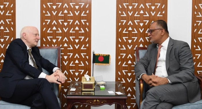 জার্মানিকে আরও বেশি পোশাক কেনার আহ্বান বাণিজ্য উপদেষ্টার জার্মানিকে আরও বেশি পোশাক কেনার আহ্বান বাণিজ্য উপদেষ্টার