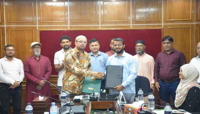 সাবেক শিক্ষার্থীদের প্রতিষ্ঠানের সঙ্গে বেরোবির সমঝোতা চুক্তি