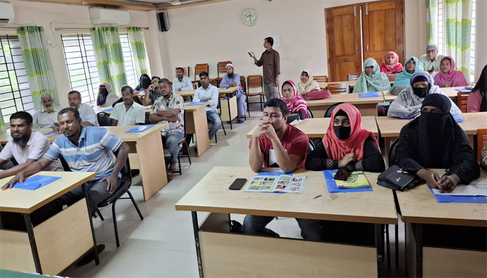 পারিবারিক পুষ্টি বাগান স্থাপনে কৃষক প্রশিক্ষণ অনুষ্ঠিত পারিবারিক পুষ্টি বাগান স্থাপনে কৃষক প্রশিক্ষণ অনুষ্ঠিত