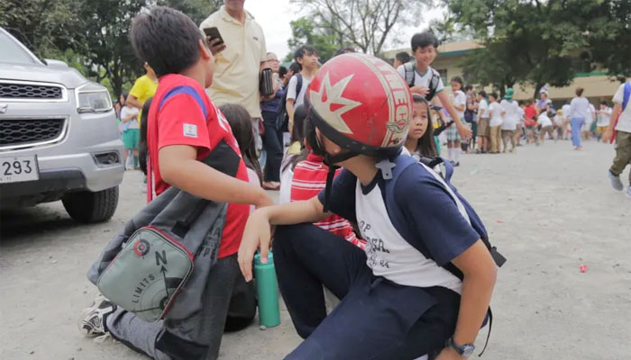 ফিলিপাইনে ৭.৬ মাত্রার শক্তিশালী ভূমিকম্প, সুনামির আশঙ্কা ফিলিপাইনে ৭.৬ মাত্রার শক্তিশালী ভূমিকম্প, সুনামির আশঙ্কা