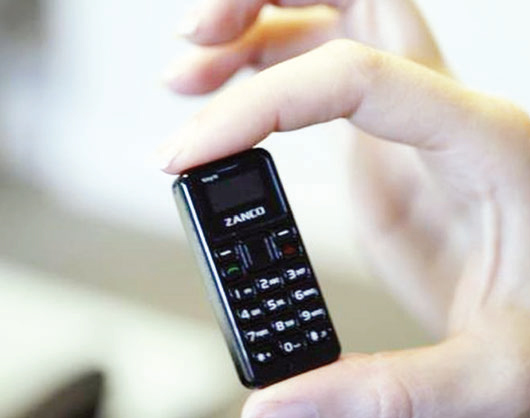 বিশ্বের সবচেয়ে ছোট ফোন বিশ্বের সবচেয়ে ছোট ফোন