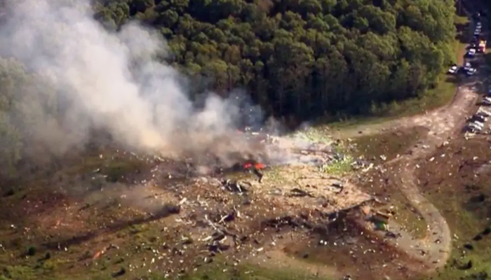 যুক্তরাষ্ট্রে বিস্ফোরক কারখানায় ভয়াবহ বিস্ফোরণ যুক্তরাষ্ট্রে বিস্ফোরক কারখানায় ভয়াবহ বিস্ফোরণ