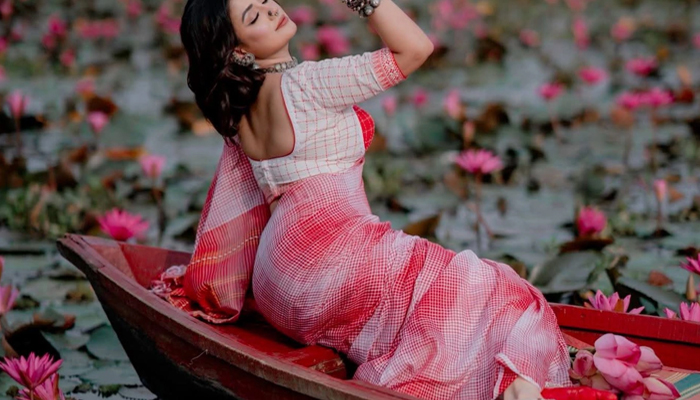 শিগগিরই আসছে নতুন সিনেমার ঘোষণা শিগগিরই আসছে নতুন সিনেমার ঘোষণা