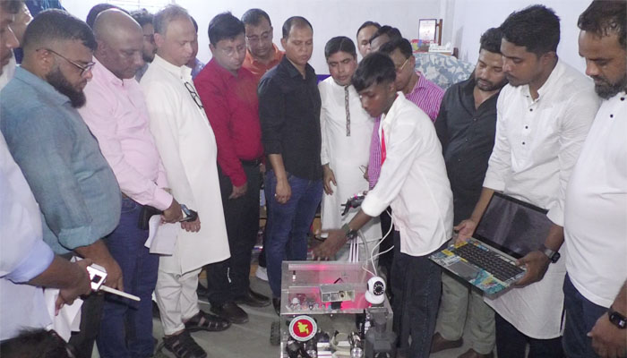 হেক্সাগার্ড রোভার উদ্ভাবন, জিহাদের পাশে ‘আমরা বিএনপি পরিবার’ হেক্সাগার্ড রোভার উদ্ভাবন, জিহাদের পাশে ‘আমরা বিএনপি পরিবার’