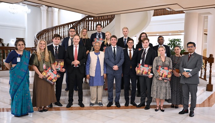 তরুণদের স্বপ্নবান ও দূরদৃষ্টিসম্পন্ন হতে প্রধান উপদেষ্টার আহ্বান তরুণদের স্বপ্নবান ও দূরদৃষ্টিসম্পন্ন হতে প্রধান উপদেষ্টার আহ্বান