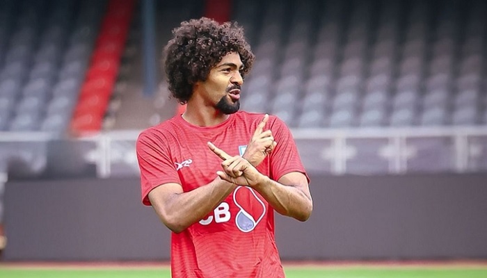 হামজাকে অধিনায়ক করার পরামর্শ হামজাকে অধিনায়ক করার পরামর্শ