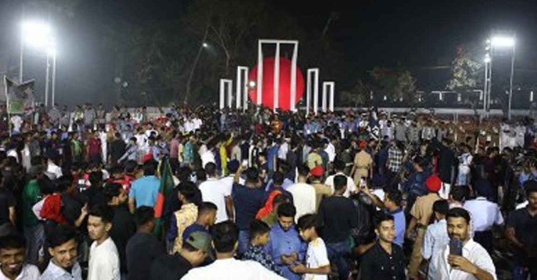 শহীদ মিনারেই রাত কাটাবেন শিক্ষকরা, কাল থেকে অনির্দিষ্টকালের কর্মবিরতি শহীদ মিনারেই রাত কাটাবেন শিক্ষকরা, কাল থেকে অনির্দিষ্টকালের কর্মবিরতি