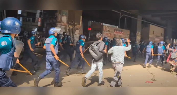 শিক্ষকদের লাঠিপেটা ও আটকের নিন্দা অভিভাবক ঐক্য ফোরামের শিক্ষকদের লাঠিপেটা ও আটকের নিন্দা অভিভাবক ঐক্য ফোরামের