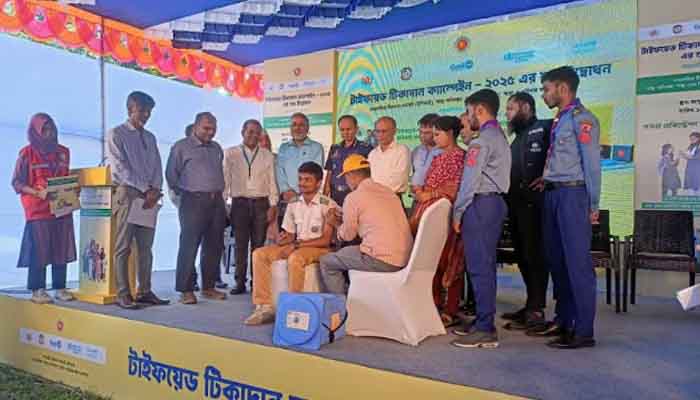 রংপুরে সাড়ে ৮ লাখ শিশু-কিশোর পাচ্ছে টাইফয়েডের টিকা