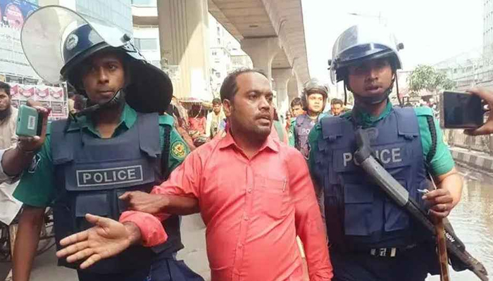 ছাড়া পেয়েছেন আন্দোলনে আটক শিক্ষকরা ছাড়া পেয়েছেন আন্দোলনে আটক শিক্ষকরা