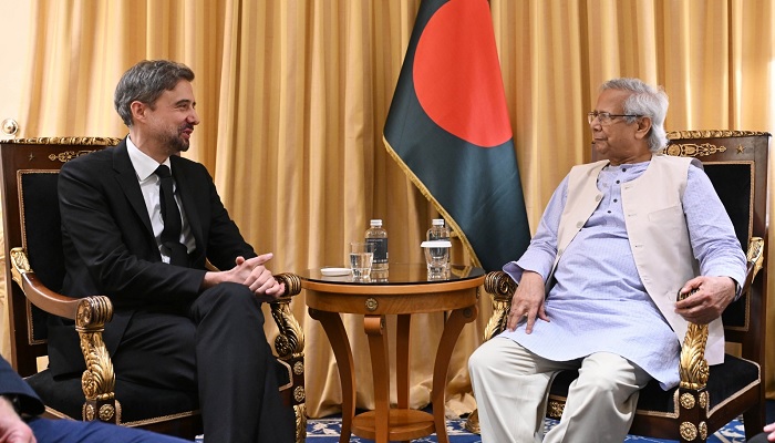 রোমে প্রধান উপদেষ্টার সঙ্গে আইএফএডি প্রেসিডেন্টের সাক্ষাৎ রোমে প্রধান উপদেষ্টার সঙ্গে আইএফএডি প্রেসিডেন্টের সাক্ষাৎ
