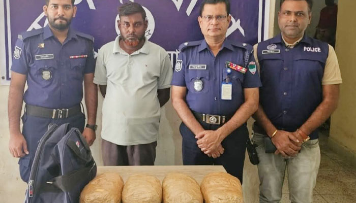 দর্শনায় ৫ কেজি গাঁজাসহ আটক দুই দর্শনায় ৫ কেজি গাঁজাসহ আটক দুই