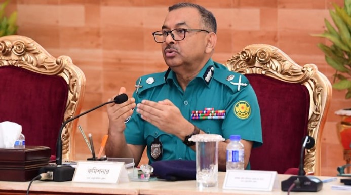 নির্বাচনে পক্ষপাতদুষ্ট আচরণ পেলে পুলিশের বিরুদ্ধে ব্যবস্থা নির্বাচনে পক্ষপাতদুষ্ট আচরণ পেলে পুলিশের বিরুদ্ধে ব্যবস্থা