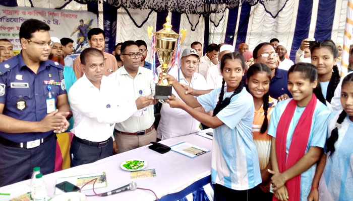 আনন্দ ছাড়া পড়াশোনায় স্বার্থকতা নেই: দিনাজপুর জেলা প্রশাসক আনন্দ ছাড়া পড়াশোনায় স্বার্থকতা নেই: দিনাজপুর জেলা প্রশাসক