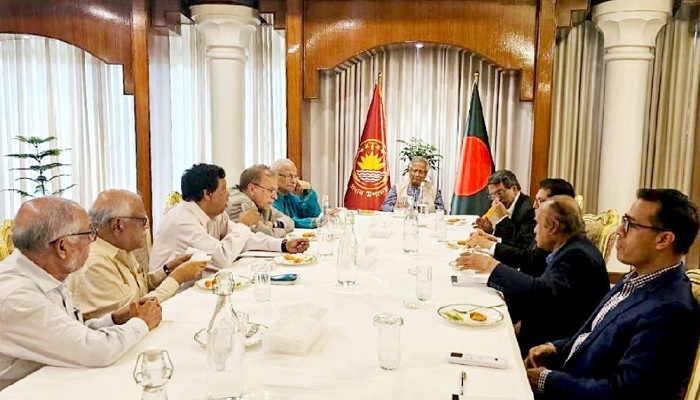 প্রধান উপদেষ্টার সঙ্গে বৈঠক করল ঐকমত্য কমিশন প্রধান উপদেষ্টার সঙ্গে বৈঠক করল ঐকমত্য কমিশন