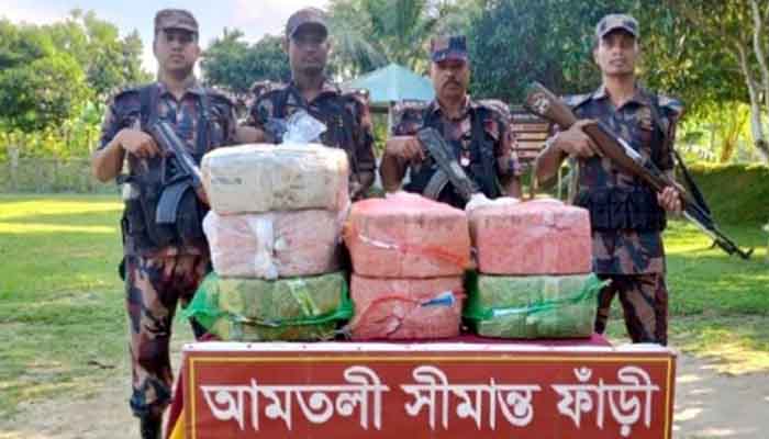 কুলাউড়ায় আড়াই লক্ষাধিক টাকার ভারতীয় সিগারেট আটক কুলাউড়ায় আড়াই লক্ষাধিক টাকার ভারতীয় সিগারেট আটক