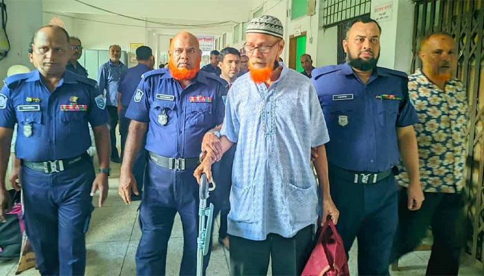 হুইলচেয়ারে বসে প্রতারণা করে জামিন চাওয়ায় আসামি কারাগারে হুইলচেয়ারে বসে প্রতারণা করে জামিন চাওয়ায় আসামি কারাগারে