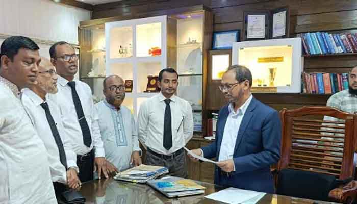 কক্সবাজার সৈকতে অবৈধ স্থাপনা উচ্ছেদের দাবিতে পরিবেশবাদীদের স্মারকলিপি কক্সবাজার সৈকতে অবৈধ স্থাপনা উচ্ছেদের দাবিতে পরিবেশবাদীদের স্মারকলিপি