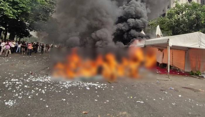 সংসদ ভবন এলাকায় ভাঙচুর-আগুন, ৯০০ জনের বিরুদ্ধে মামলা সংসদ ভবন এলাকায় ভাঙচুর-আগুন, ৯০০ জনের বিরুদ্ধে মামলা