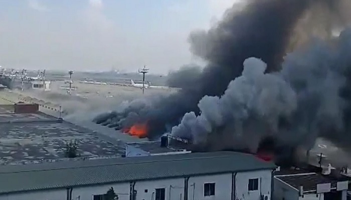শাহজালাল বিমানবন্দরের কার্গো ভিলেজে আগুন শাহজালাল বিমানবন্দরের কার্গো ভিলেজে আগুন
