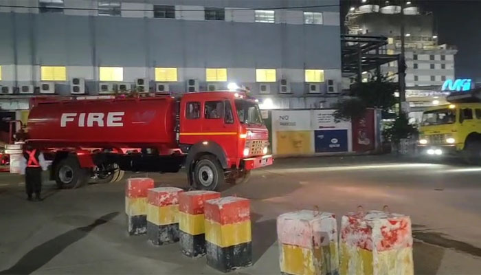 মেঘনা গ্রুপের চিনি কারখানায় অগ্নিকাণ্ড, দেড় ঘন্টায় নিয়ন্ত্রণে মেঘনা গ্রুপের চিনি কারখানায় অগ্নিকাণ্ড, দেড় ঘন্টায় নিয়ন্ত্রণে