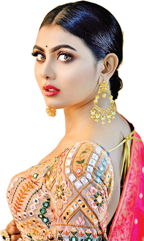 দর্শকের কাছে কৃতজ্ঞ ইধিকা দর্শকের কাছে কৃতজ্ঞ ইধিকা