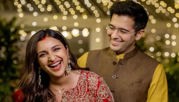 দিওয়ালির আগেই সুখবর, মা হলেন পরিণীতি চোপড়া দিওয়ালির আগেই সুখবর, মা হলেন পরিণীতি চোপড়া