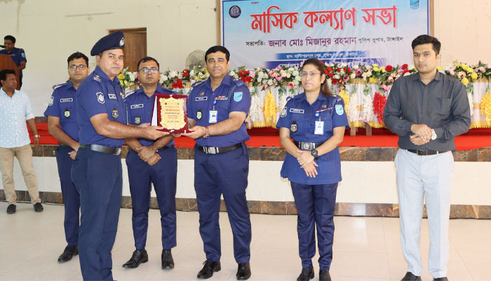 জেলার শ্রেষ্ঠ ওসি সখীপুর থানার আবুল কালাম ভূইয়া জেলার শ্রেষ্ঠ ওসি সখীপুর থানার আবুল কালাম ভূইয়া