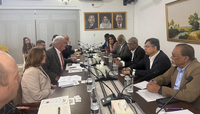 বিএনপির সঙ্গে আইআরআই প্রতিনিধি দলের বৈঠক বিএনপির সঙ্গে আইআরআই প্রতিনিধি দলের বৈঠক