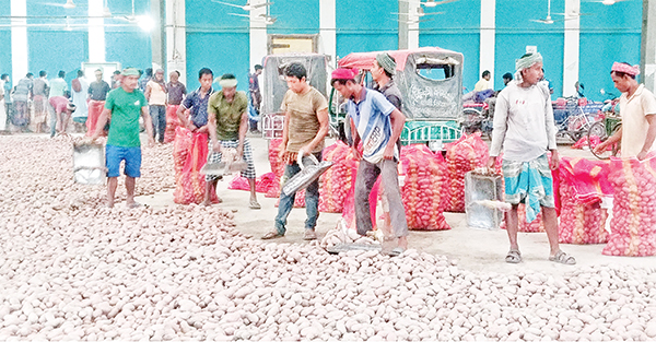 বিপাকে চাষিরা বিপাকে চাষিরা