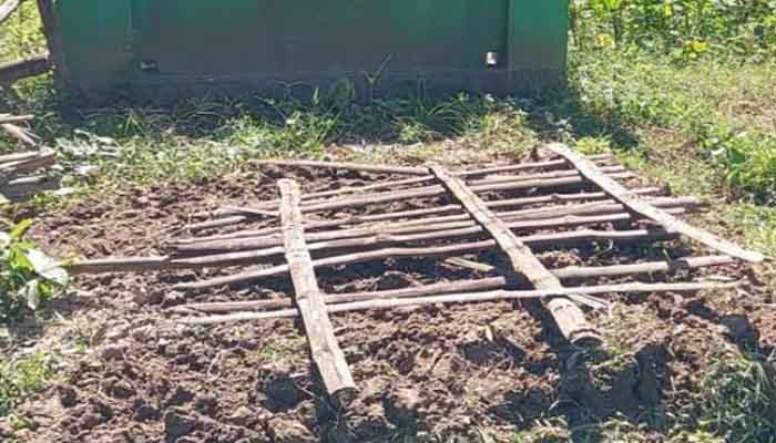 সিরাজগঞ্জে কবরস্থান থেকে ১৬ কঙ্কাল চুরি