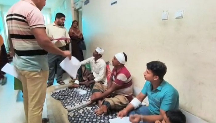 আলমডাঙ্গায় দুই পক্ষের সংঘর্ষে আহত ১০ আলমডাঙ্গায় দুই পক্ষের সংঘর্ষে আহত ১০