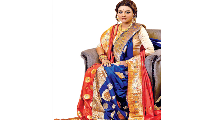 মায়ের বিয়ের শাড়িতে চমকে দিলেন জয়া আহসান মায়ের বিয়ের শাড়িতে চমকে দিলেন জয়া আহসান